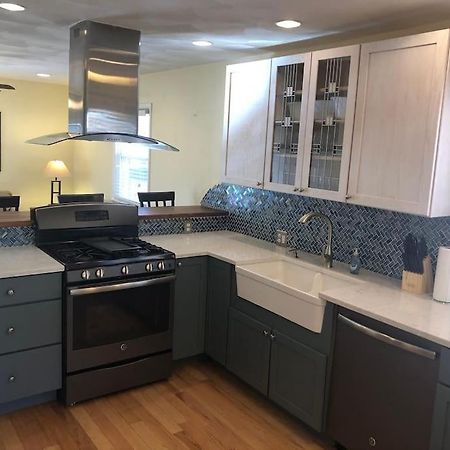 Entire Apartment Close To Downtown - 2 Queen Beds سبرينجفيلد المظهر الخارجي الصورة