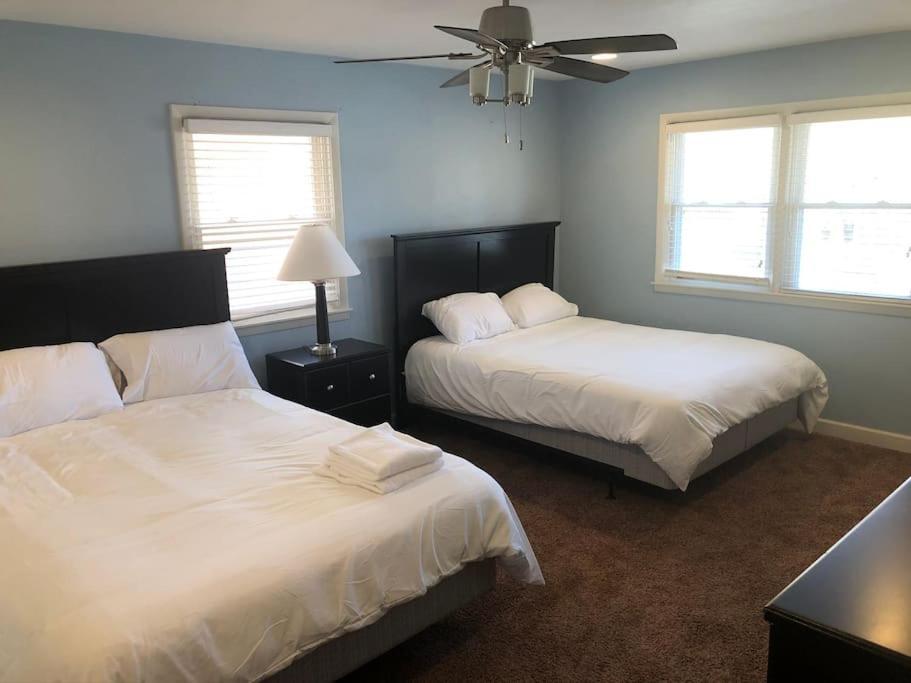 Entire Apartment Close To Downtown - 2 Queen Beds سبرينجفيلد المظهر الخارجي الصورة