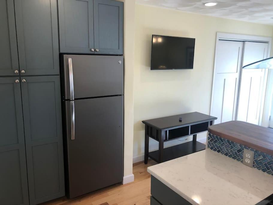 Entire Apartment Close To Downtown - 2 Queen Beds سبرينجفيلد المظهر الخارجي الصورة